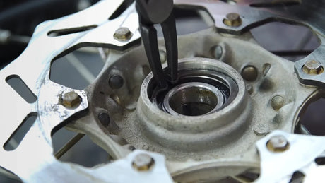 Circlip removal made easy with TengTools pliers